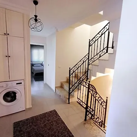 Limon Marmaris'de Oezel Havuzlu Villa Marmaris