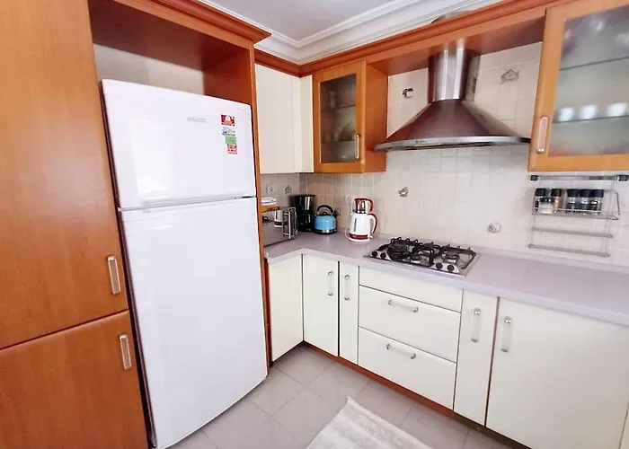 Limon Marmaris'de Oezel Havuzlu *