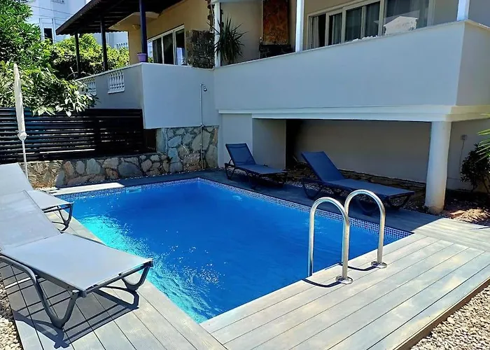 Limon Marmaris'de Oezel Havuzlu ヴィラ マルマリス