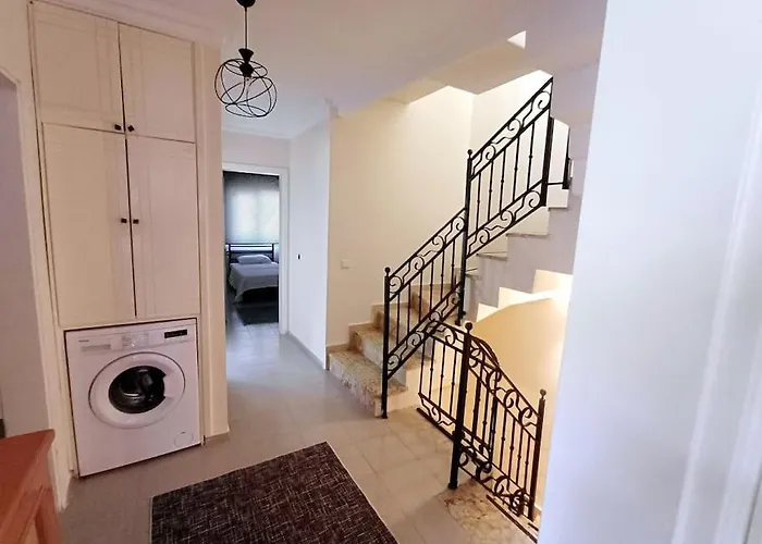 Limon Marmaris'de Oezel Havuzlu ヴィラ マルマリス